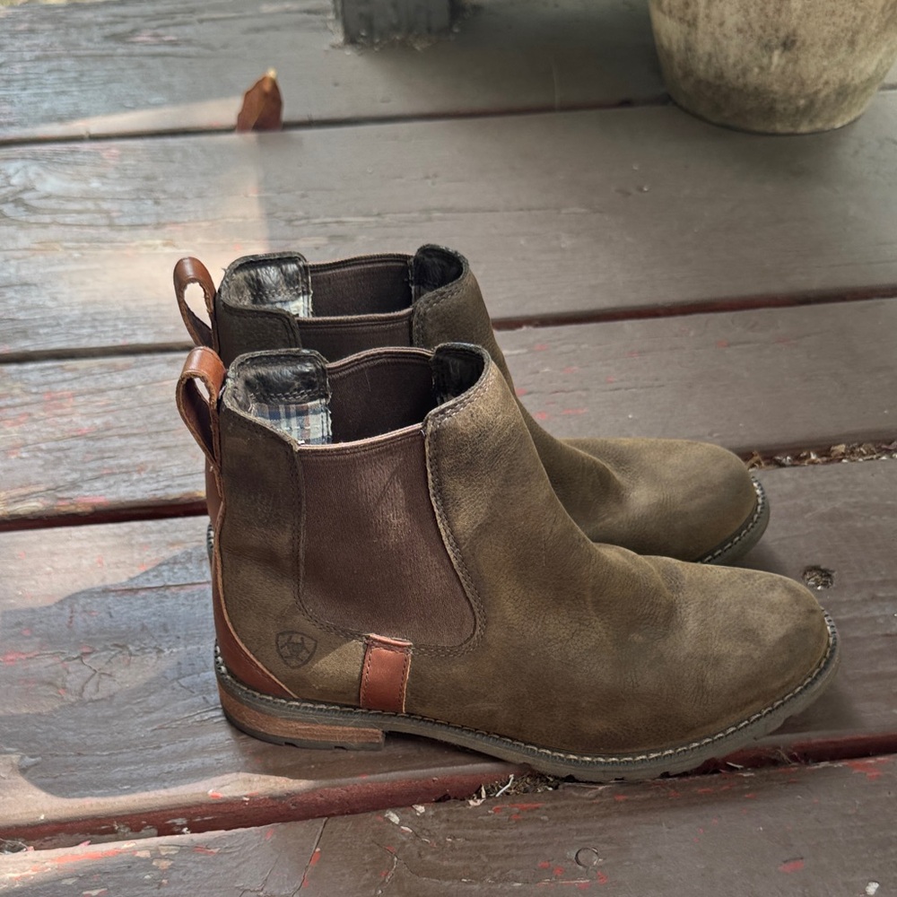Ariat Women’s Dark Brown Ankle Boots